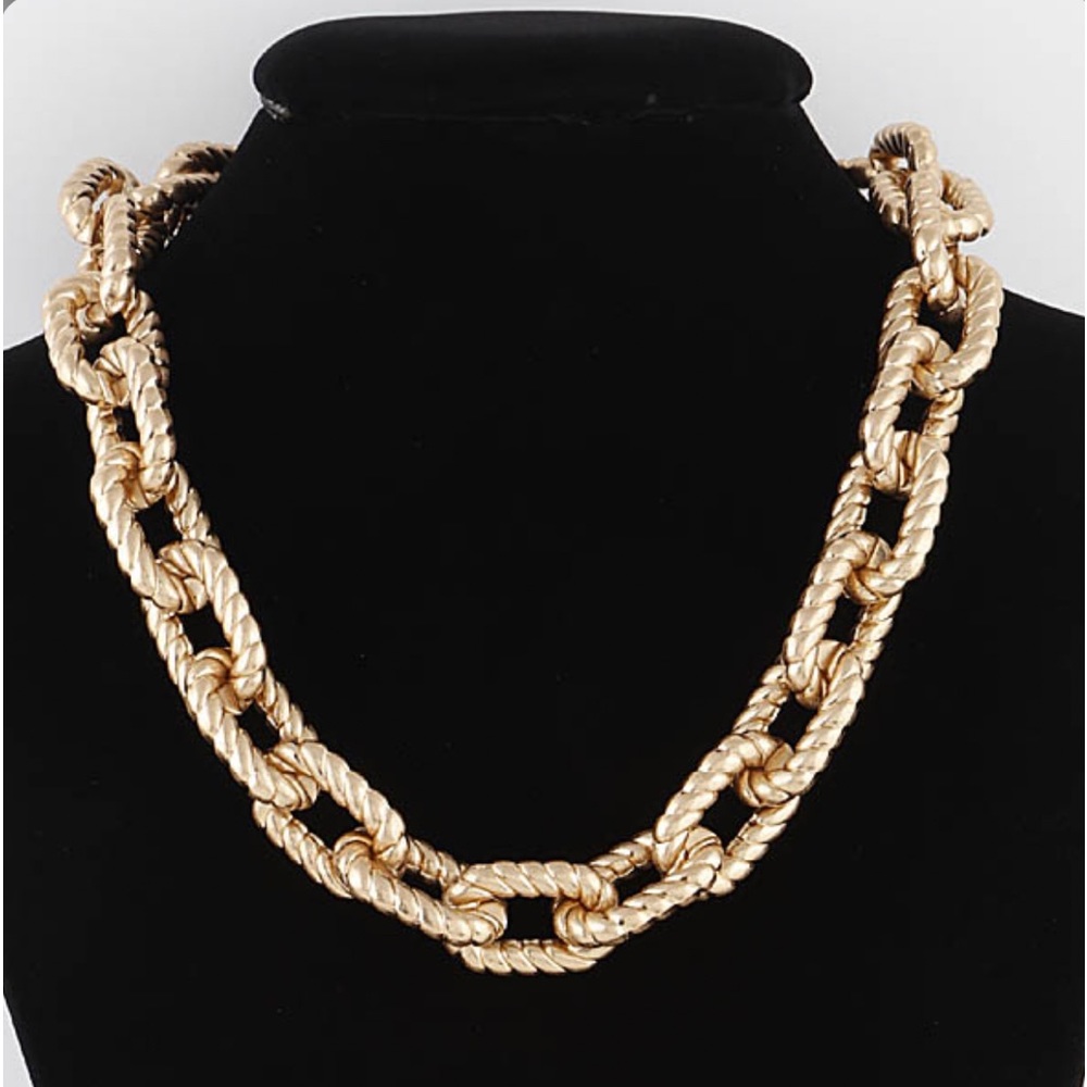 Chunky Chain Link Necklace